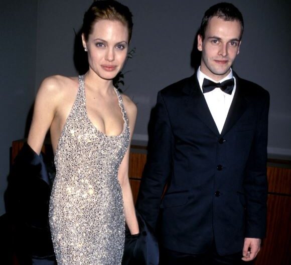 Джонни Ли Миллер и Анджелина Джоли: интересная пара голливудских звезд