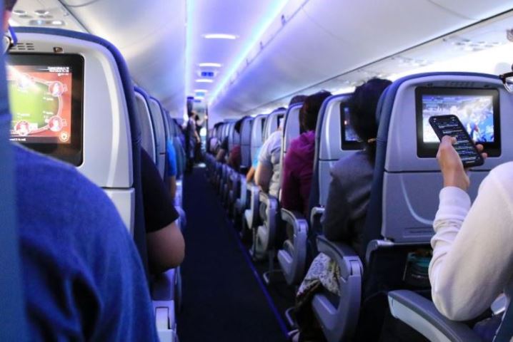 Есть ли в самолете мобильная связь